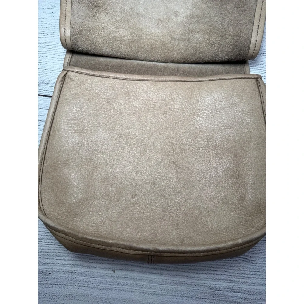 Vintage Coach Leatherwear Saddle Bag Tan Leather‎ Crossbody Shoulder Bag - Picture 4 of 8